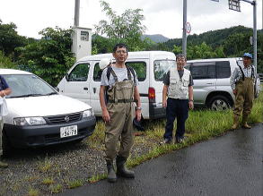 「産卵場の造成を人工的にやることは本当は望ましいことではないが、現状ではやむを得ない」と茂木場長は挨拶